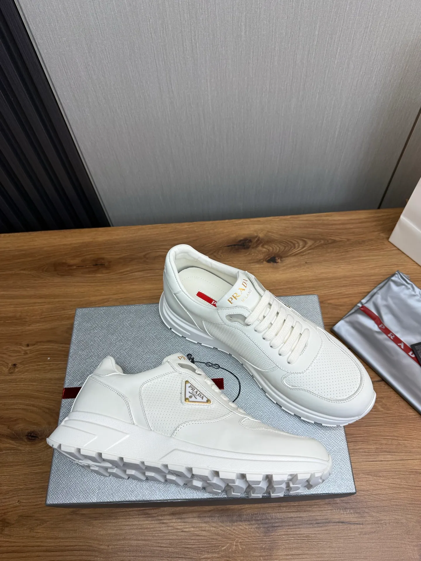 Men's shoes 💰580💰 [PRADA] Men's shoes are popular in the counter, official website is synchronized, 1 high-quality shipment ✔️Original cowhide punching + cowhide lining, 1🆚1 replica, original sole, 38-45 (45 customized, non-refundable)